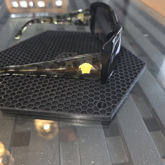 Versace Black Women's Sunglasses - Picture 3 of 8